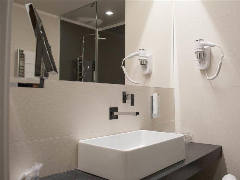 Western Ai Cavalieri 4*